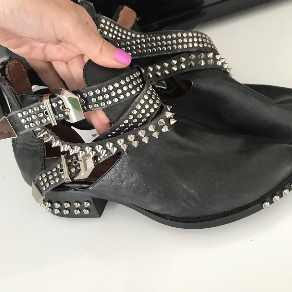 Jeffrey Campbell ankle booties size 9